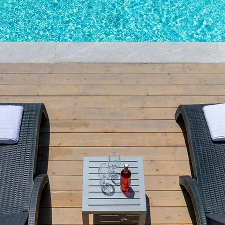 Villa Aelia Finikas (Syros)